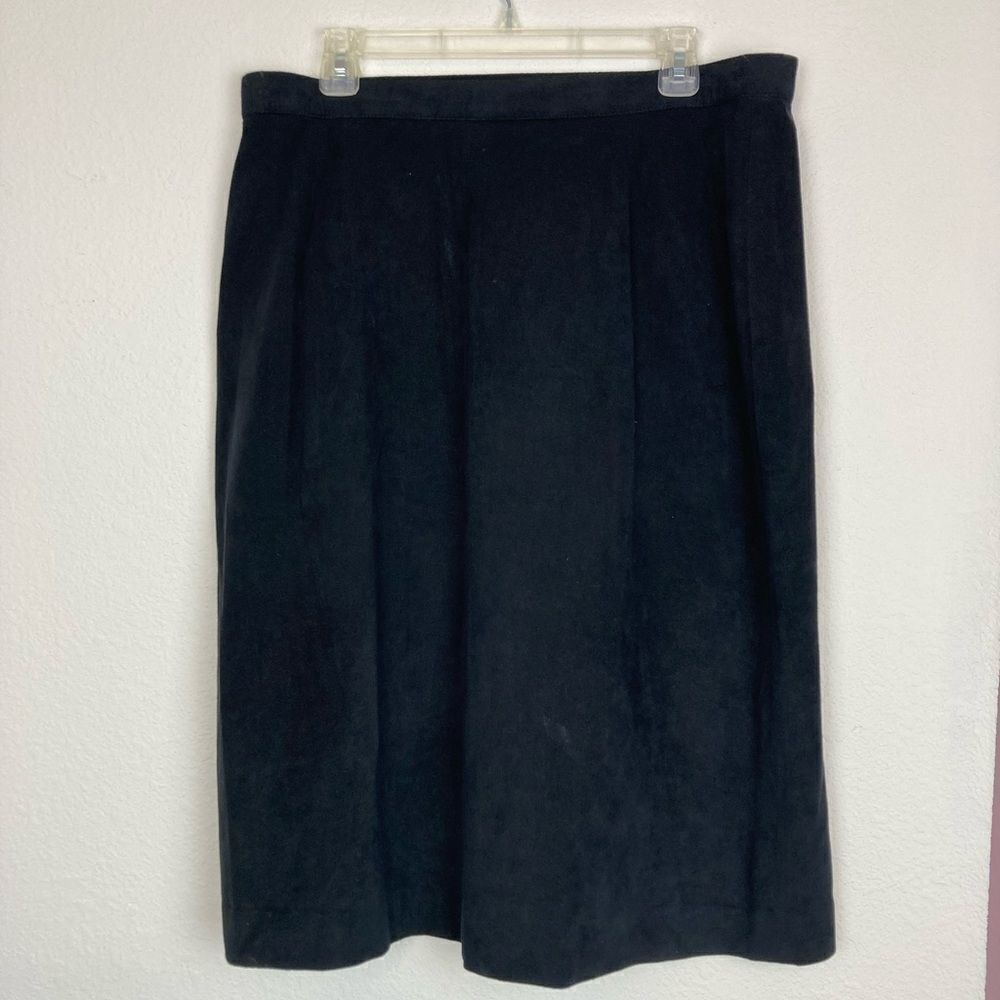 Vintage Faux or Ultra Suede midi skirt in mint condition super chic
